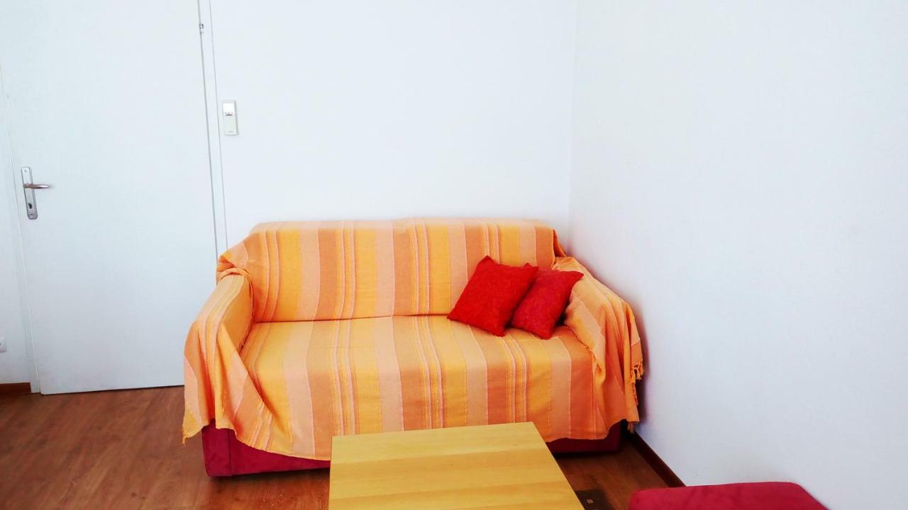 Apartmani Komunela อูมัค ภายนอก รูปภาพ
