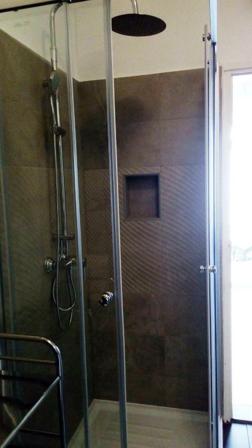 Apartmani Komunela อูมัค ภายนอก รูปภาพ