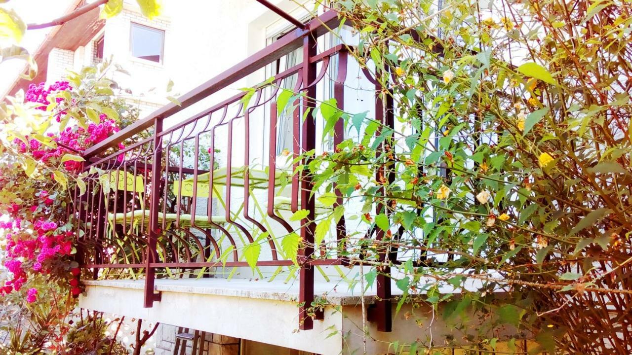 Apartmani Komunela อูมัค ภายนอก รูปภาพ